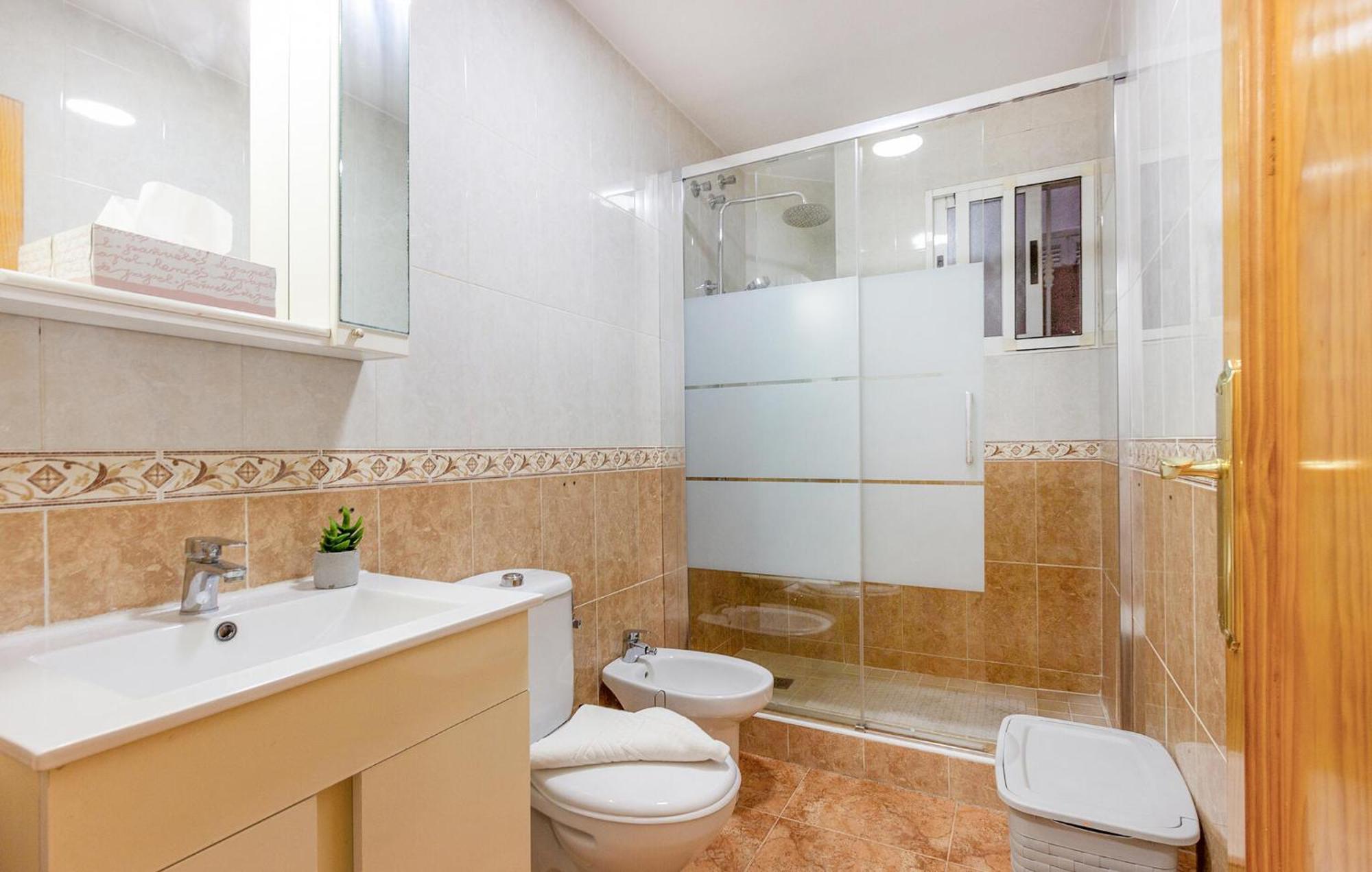 Amazing Apartment In Torrevieja With Kitchen Экстерьер фото